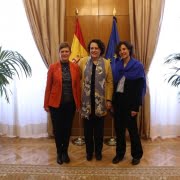 Magdalena Valerio recibe a la nueva representante de Acnur en España... 1 Magdalena Valerio recibe a la nueva representante de Acnur en España...