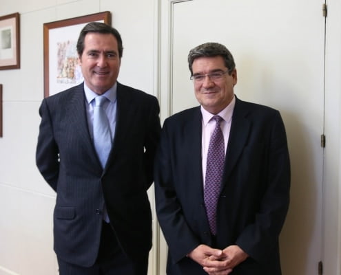 El ministro José Luis Escrivá se reúne con el presidente de CEOE, Antonio Garamendi