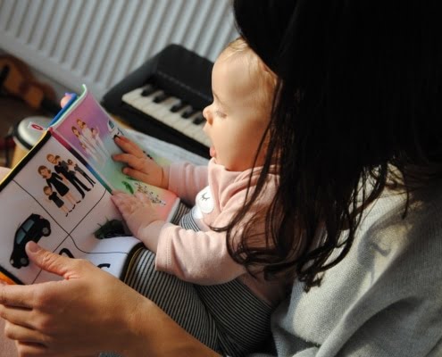 La Seguridad Social ha tramitado 114.538 permisos por nacimiento y cuidado de menor en el primer trimestre