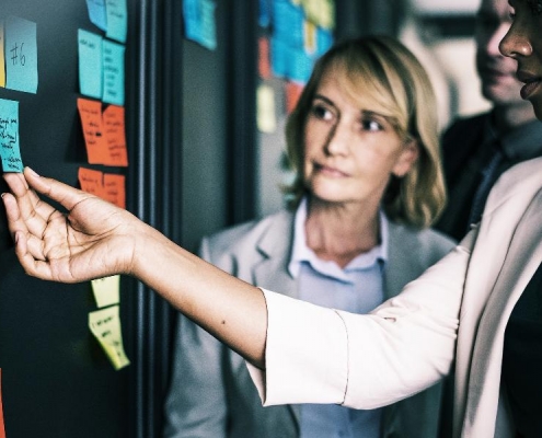 Migraciones e Interior firman la Instrucción sobre el procedimiento para la expedición del documento de residencia a los nacionales de Reino Unido residentes en España