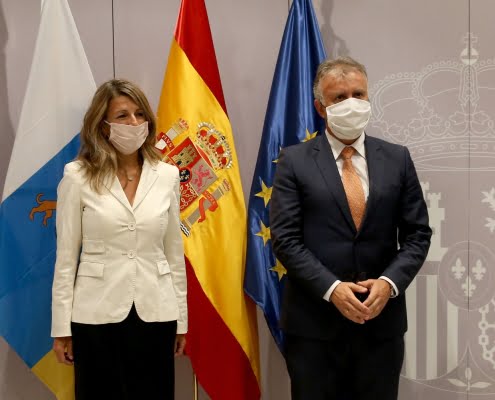 Reunión entre Yolanda Díaz y Ángel Víctor Torres para abordar la singularidad laboral de Canarias