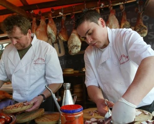 El Gobierno refuerza la protección de empresas y trabajadores en los sectores más afectados por la pandemia para impulsar su rec...