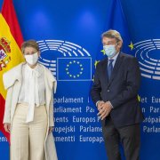 Yolanda Díaz destaca la acogida muy positiva en el seno de la Comisión Europea a la propuesta española de modernización del merc...