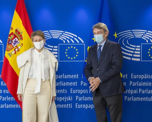 Yolanda Díaz destaca la acogida muy positiva en el seno de la Comisión Europea a la propuesta española de modernización del merc...